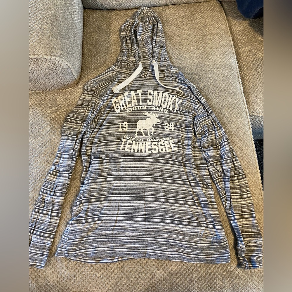 Men’s Long Sleeve w/ hood